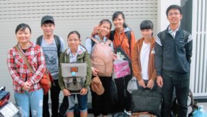 Ms. Thao avec les étudiants de PNV